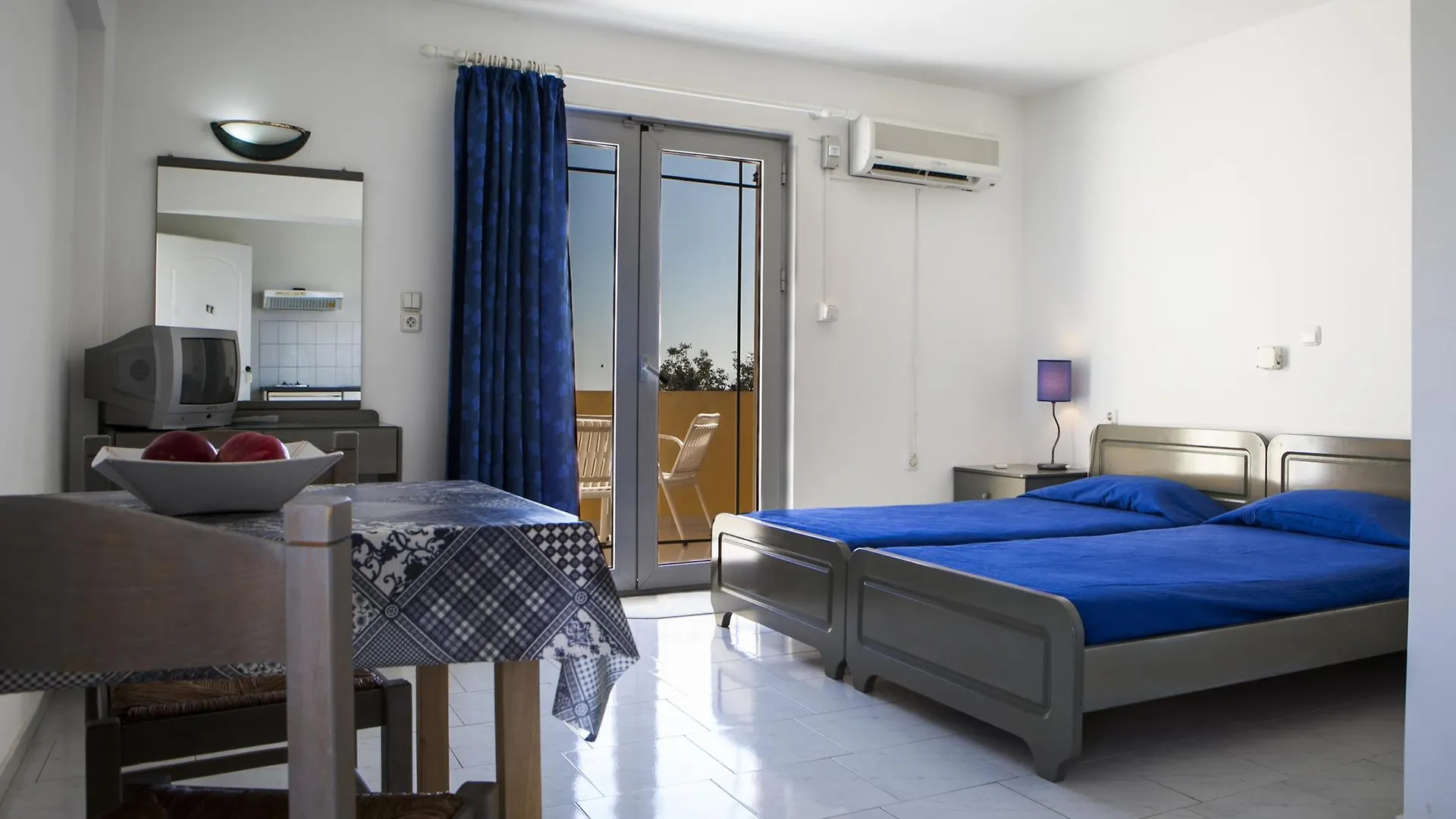 Pegasus Studios Karavádhos Hotel